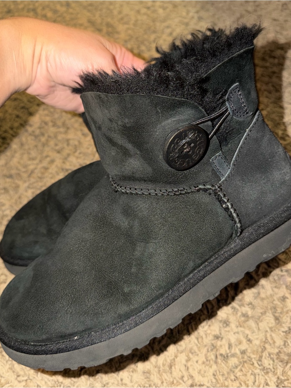 UGG Mini Bailey Button II Black Suede Shearling Boots Women's 7